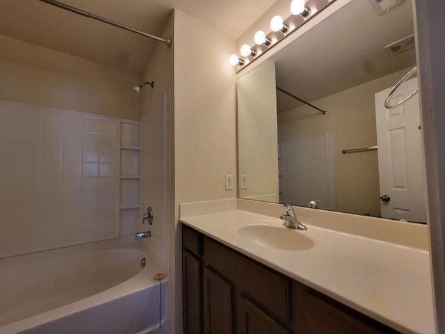 100 Stratford Lakes Drive Unit 251, Durham, NC 27713