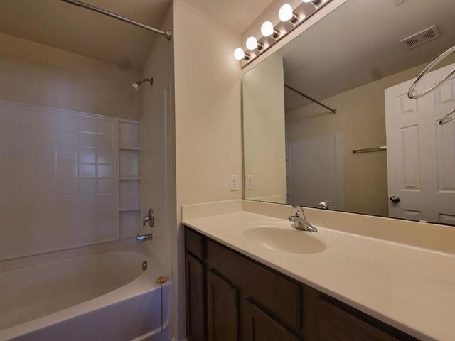 100 Stratford Lakes Drive Unit 251, Durham, NC 27713