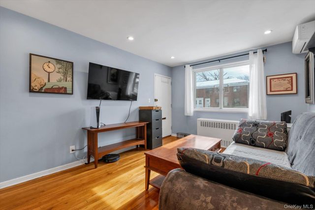 218-01 68 Ave 1Floor, Oakland Gardens, NY 11364