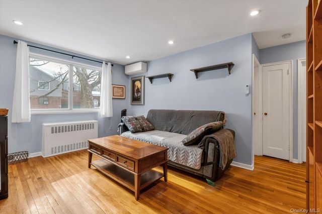 218-01 68 Ave 1Floor, Oakland Gardens, NY 11364