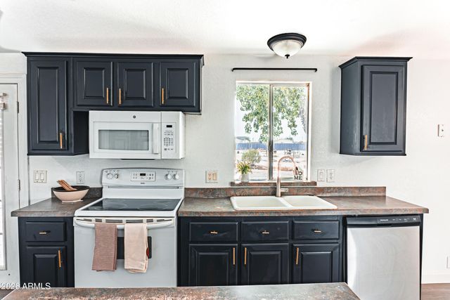 18633 W RUSTLER Road, Buckeye, AZ 85326