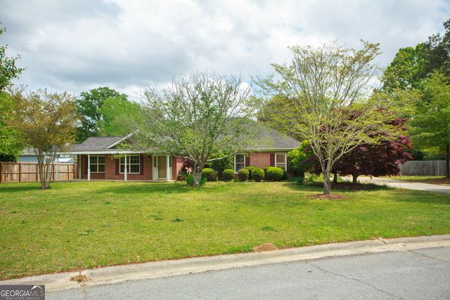 201 Willowgate Drive, Bonaire, GA 31005
