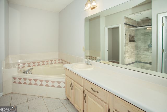 201 Willowgate Drive, Bonaire, GA 31005