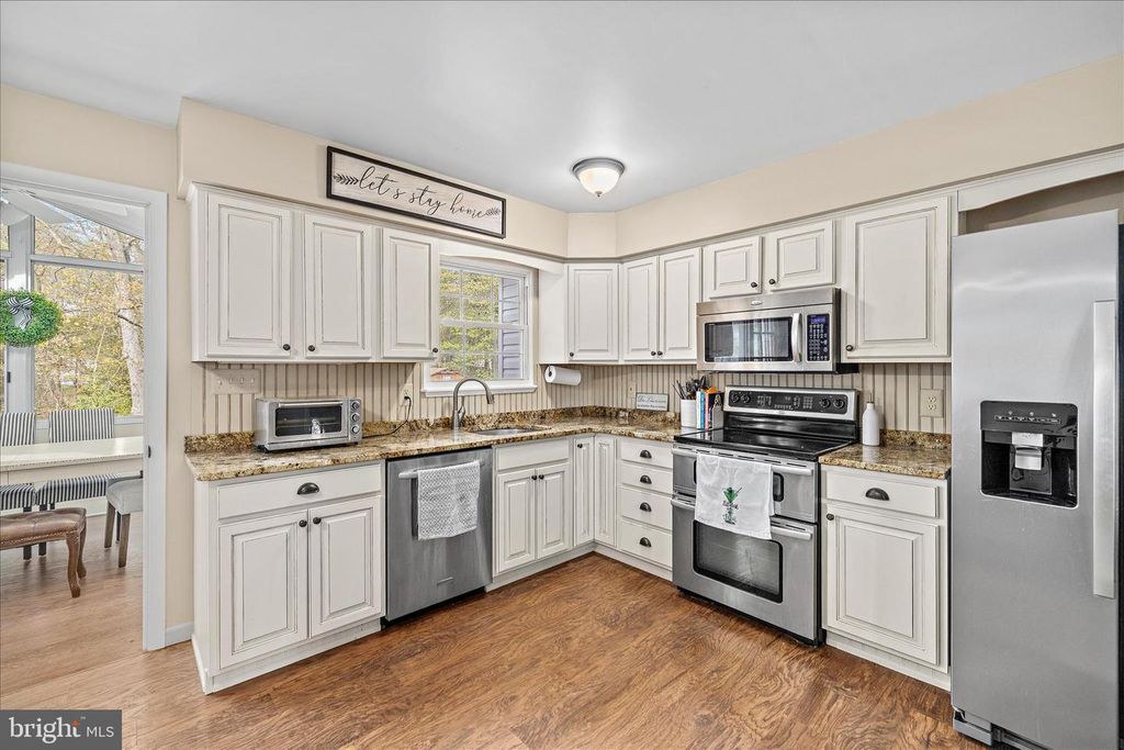 Image 24 of property listing at 109 WILEYS LN, Pasadena, MD 21122