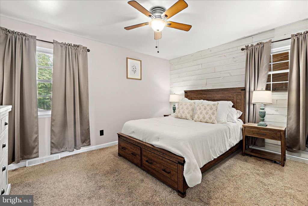 Image 28 of property listing at 109 WILEYS LN, Pasadena, MD 21122