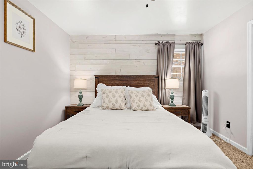 Image 29 of property listing at 109 WILEYS LN, Pasadena, MD 21122