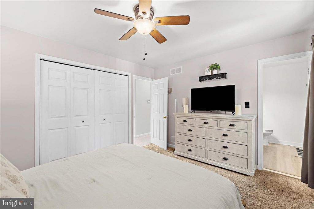 Image 30 of property listing at 109 WILEYS LN, Pasadena, MD 21122