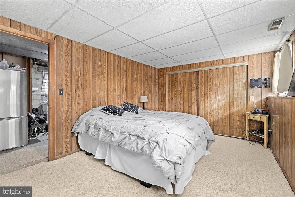 Image 33 of property listing at 109 WILEYS LN, Pasadena, MD 21122