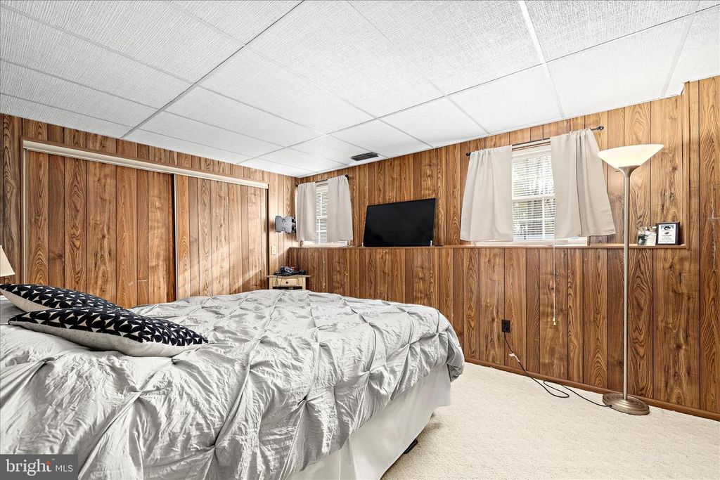 Image 34 of property listing at 109 WILEYS LN, Pasadena, MD 21122