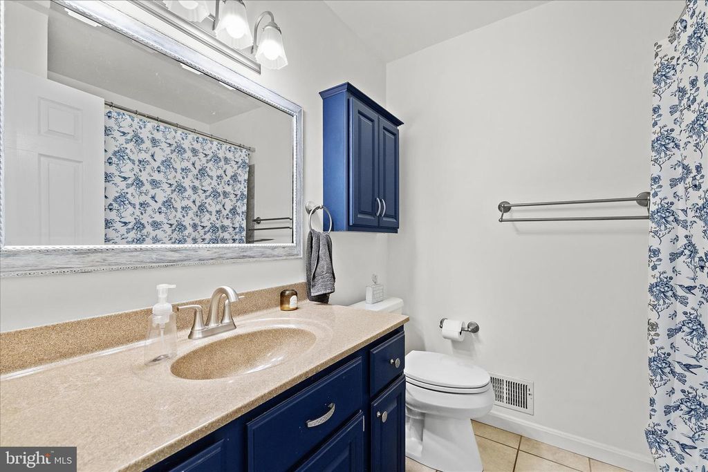 Image 36 of property listing at 109 WILEYS LN, Pasadena, MD 21122