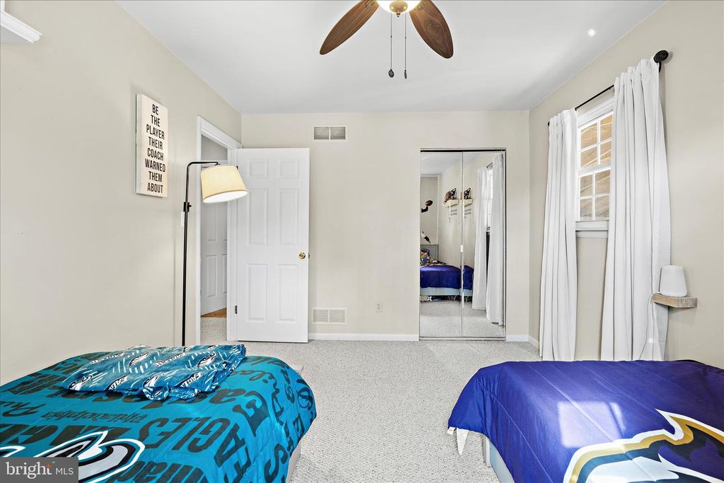 Image 40 of property listing at 109 WILEYS LN, Pasadena, MD 21122