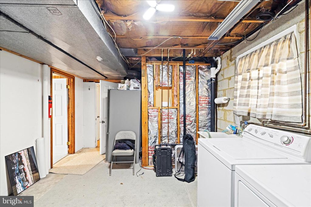 Image 43 of property listing at 109 WILEYS LN, Pasadena, MD 21122