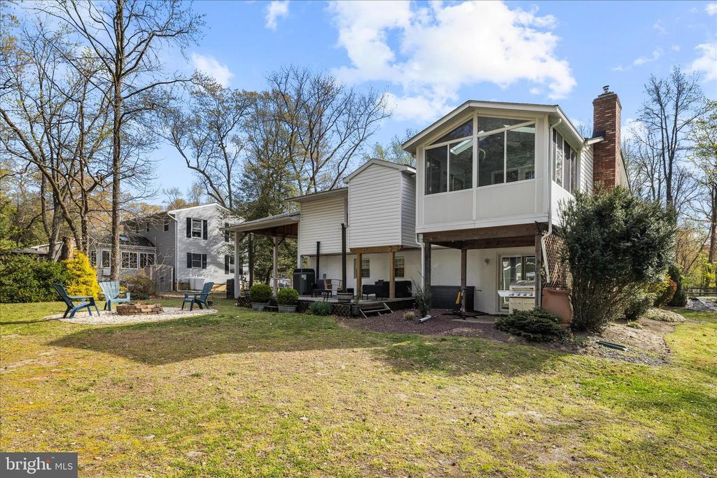 Image 51 of property listing at 109 WILEYS LN, Pasadena, MD 21122