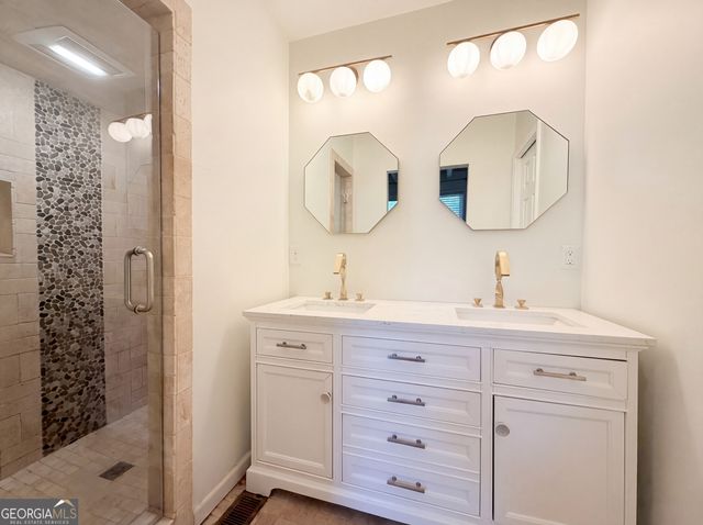 1663 Seayes Road SW, Mableton, GA 30126