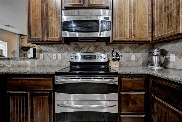 1479 Sunset Circle, Edmond, OK 73025