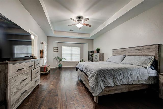 1479 Sunset Circle, Edmond, OK 73025