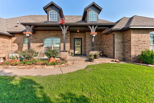 1479 Sunset Circle, Edmond, OK 73025