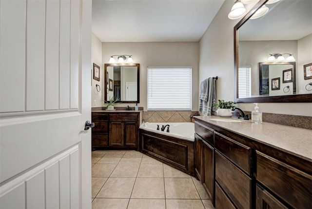 1479 Sunset Circle, Edmond, OK 73025