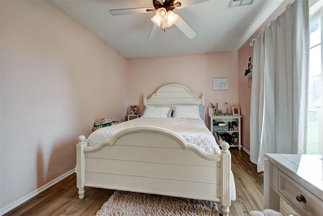 1479 Sunset Circle, Edmond, OK 73025