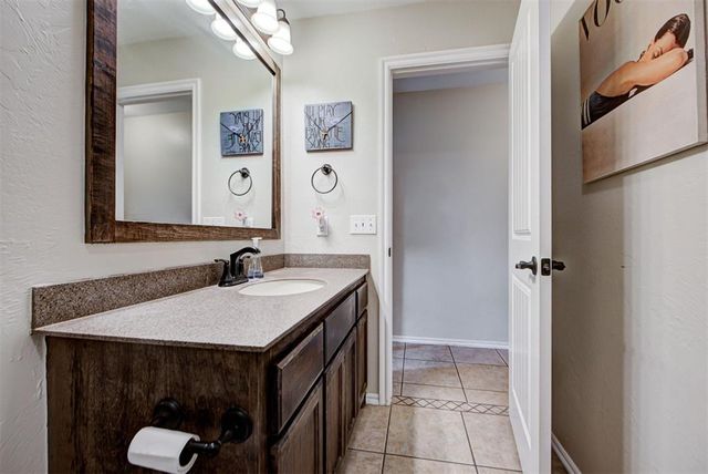 1479 Sunset Circle, Edmond, OK 73025
