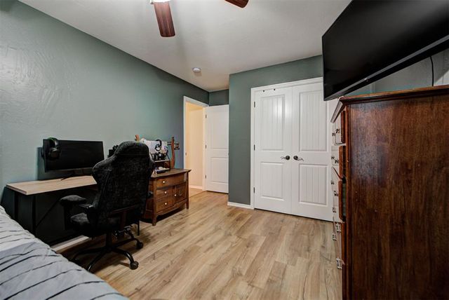 1479 Sunset Circle, Edmond, OK 73025