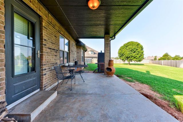 1479 Sunset Circle, Edmond, OK 73025