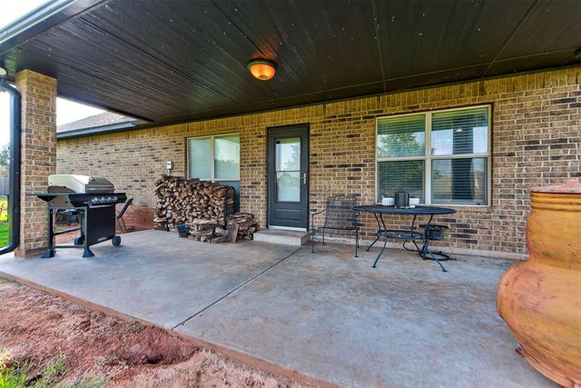 1479 Sunset Circle, Edmond, OK 73025