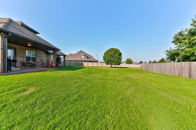 1479 Sunset Circle, Edmond, OK 73025