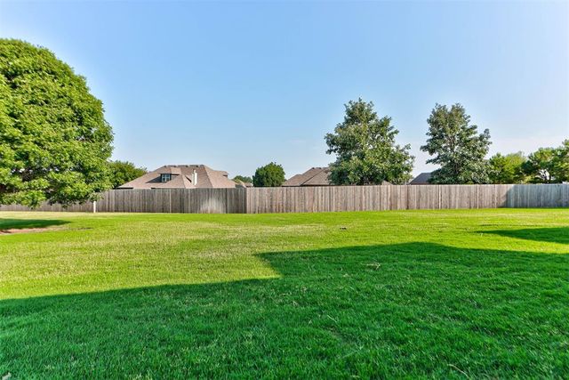 1479 Sunset Circle, Edmond, OK 73025