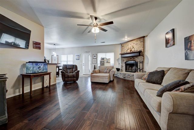 1479 Sunset Circle, Edmond, OK 73025
