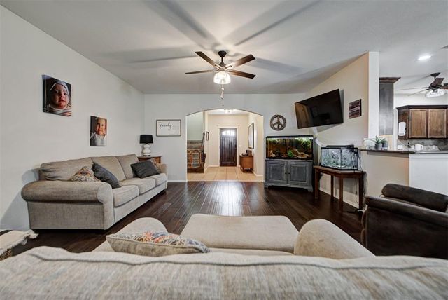 1479 Sunset Circle, Edmond, OK 73025