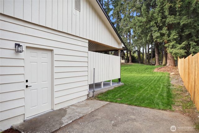 4702 Waller Road E, Tacoma, WA 98443