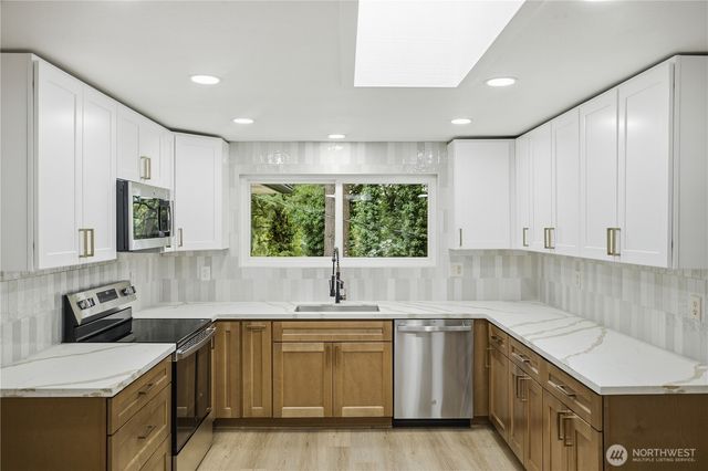 4702 Waller Road E, Tacoma, WA 98443