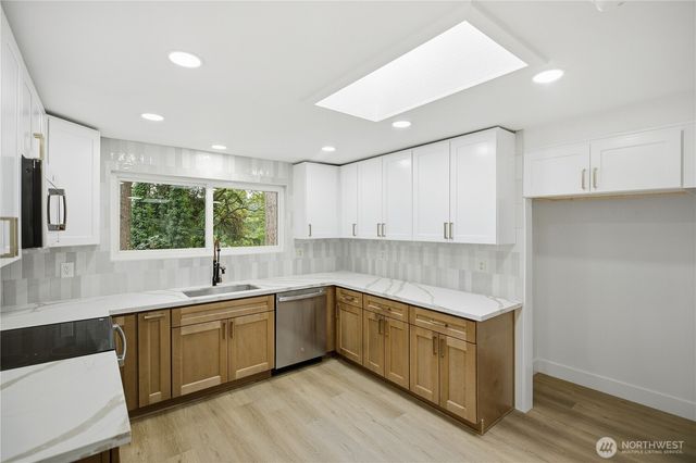 4702 Waller Road E, Tacoma, WA 98443