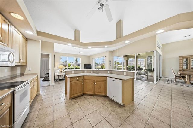 1635 SE 40th ST, Cape Coral, FL 33904