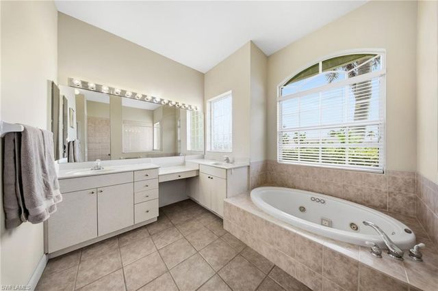 1635 SE 40th ST, Cape Coral, FL 33904