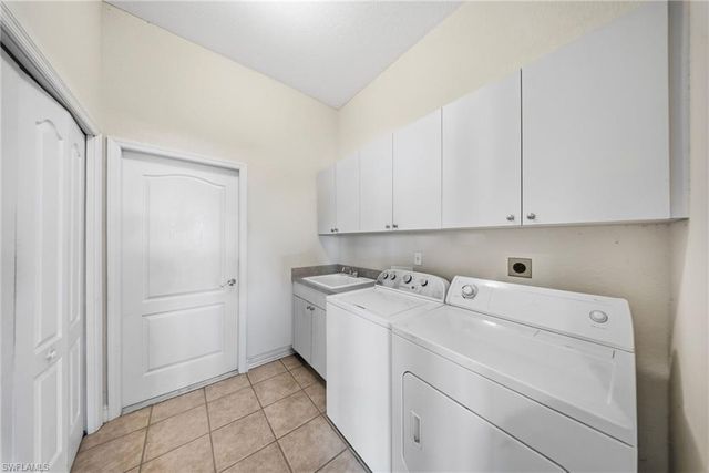 1635 SE 40th ST, Cape Coral, FL 33904