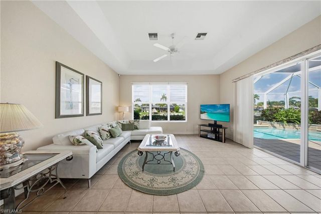 1635 SE 40th ST, Cape Coral, FL 33904