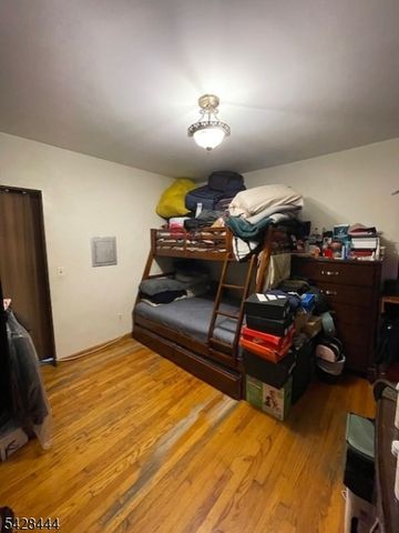 558 S Broad St, Elizabeth City, NJ 07202