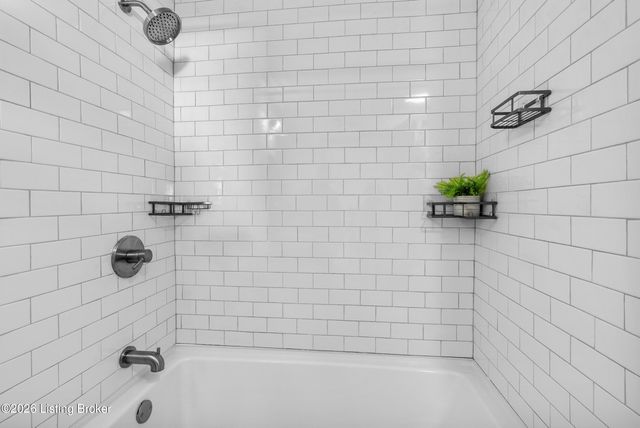 3721 Craig Ave, Louisville, KY 40215