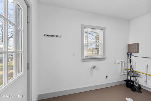 3721 Craig Ave, Louisville, KY 40215