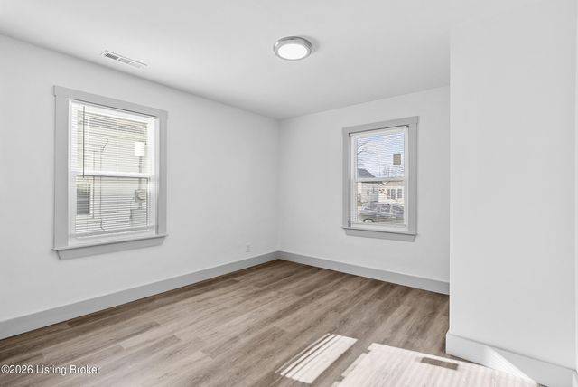 3721 Craig Ave, Louisville, KY 40215