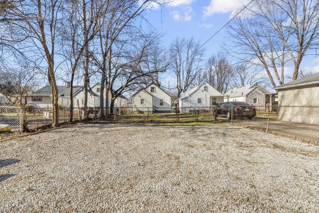 3721 Craig Ave, Louisville, KY 40215