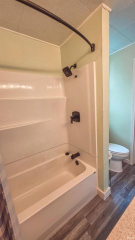 4001 Kratzville Road, Evansville, IN 47710