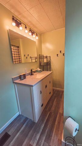 4001 Kratzville Road, Evansville, IN 47710