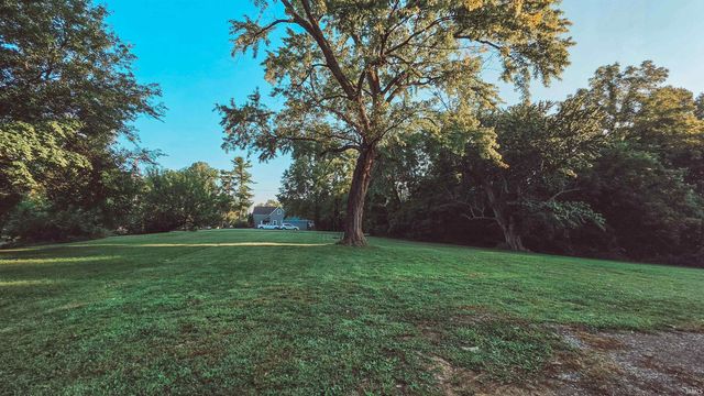 4001 Kratzville Road, Evansville, IN 47710
