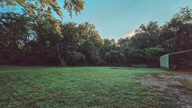 4001 Kratzville Road, Evansville, IN 47710