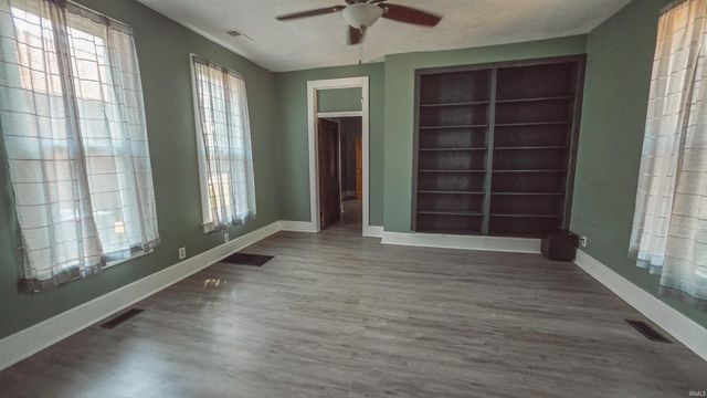 4001 Kratzville Road, Evansville, IN 47710
