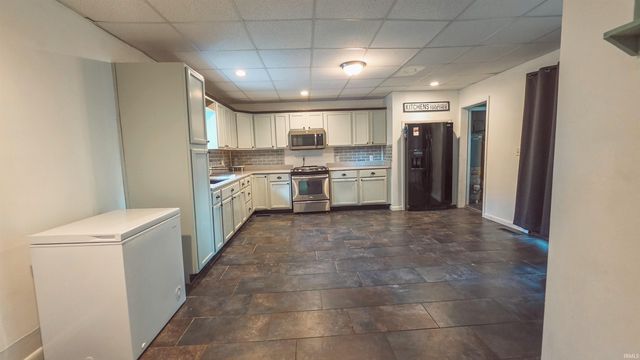 4001 Kratzville Road, Evansville, IN 47710