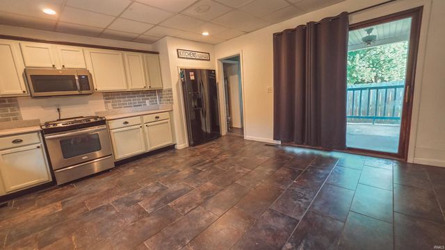 4001 Kratzville Road, Evansville, IN 47710